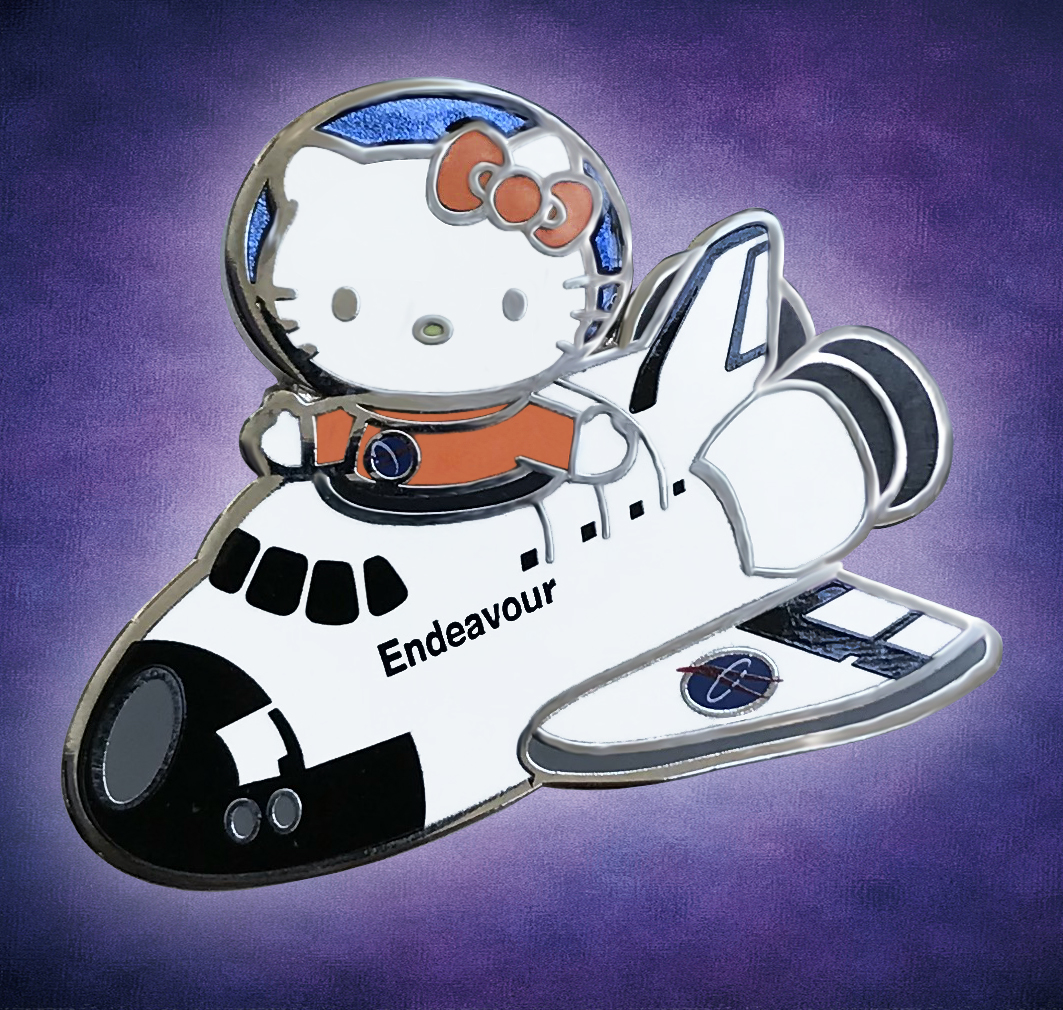 ExploraStore product Hello Kitty Endeavour Pilot with purple background